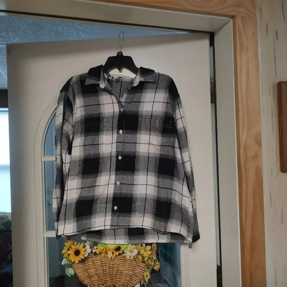 New Old Navy Black Plaid Long Sleeve Button Down Boyfriend Shirt Women's L